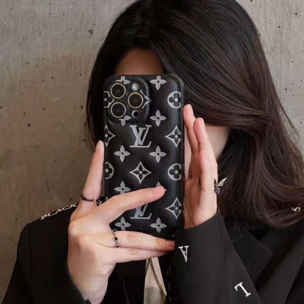 LOUIS VUITTON PUFFY PHONE CASE GREY