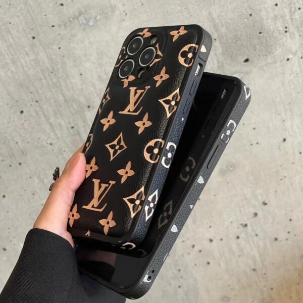 LOUIS VUITTON PUFFY PHONE CASE BEIGE - Image 3